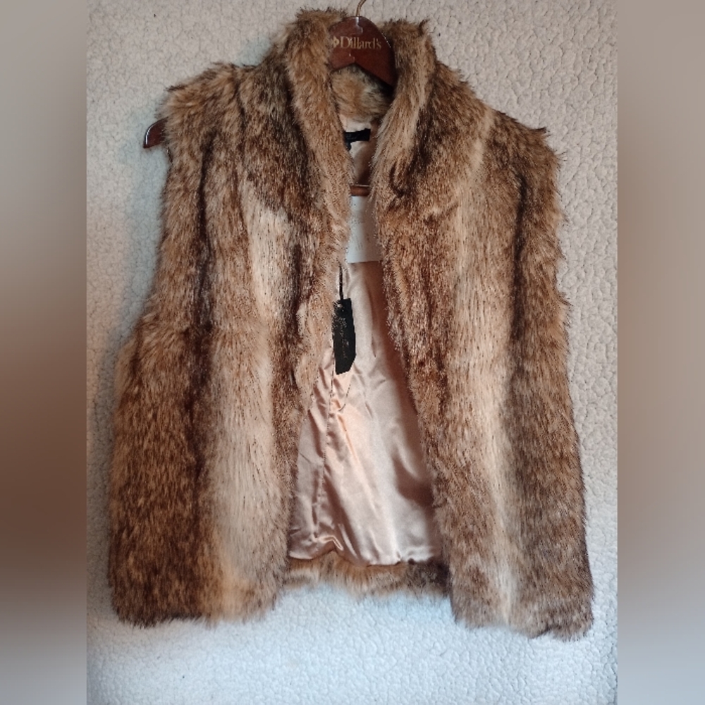 NWT Honey Punch Women's Brown Gold Faux Fur Vest Coat Size M/L